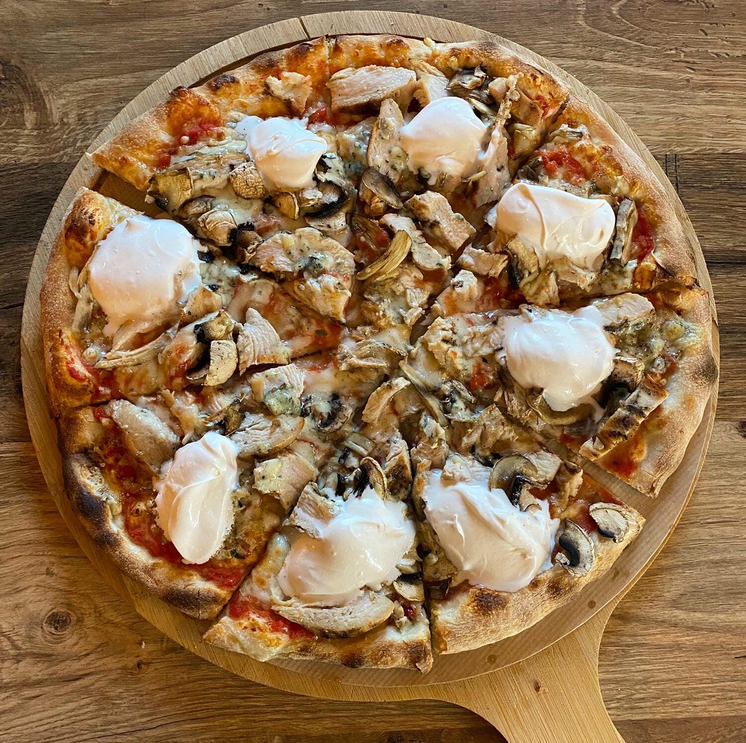 Pizza cu Piept de Pui si Smantana 550g