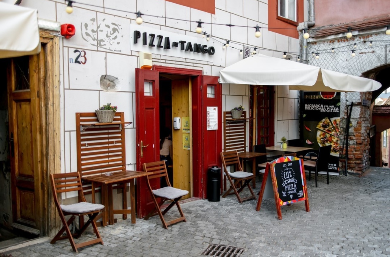 Scurta descriere
La Pizza by Tango, fiecare pizza începe cu ingrediente atent alese și se termină cu un gust care te face să revii. Aluat proaspăt și combinații atent alese, tocmai pentru cei care iubesc mâncarea gustoasă și bine echilibrată.